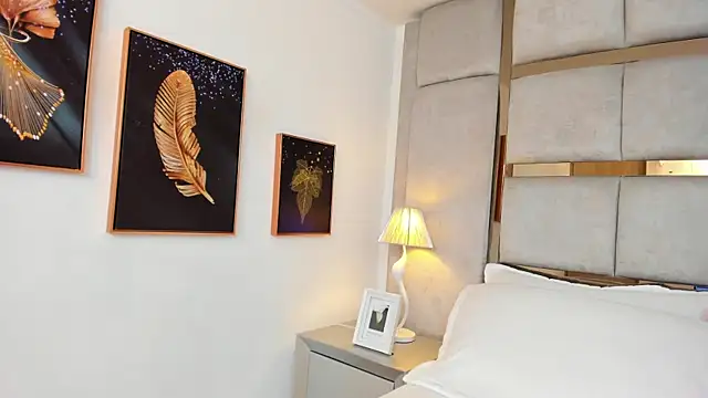 AmbarJensen online show from 01.11.26