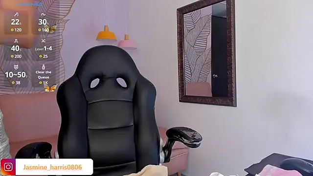 Snapshot of JasmineHarris chatting on 12.17.24 JasmineHarris online show from 12.17.24