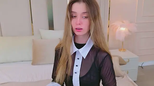 Snapshot of MarybethSnow chatting on 04.30.26 MarybethSnow online show from 04.30.26