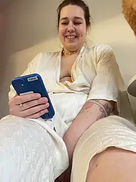 Snapshot of SuzieMurray chatting on 11.11.25 SuzieMurray online show from 11.11.25