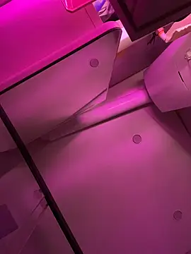 Snapshot of SuzieMurray chatting on 11.28.25 SuzieMurray online show from 11.28.25