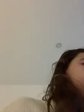 Snapshot of SuzieMurray chatting on 12.03.25 SuzieMurray online show from 12.03.25