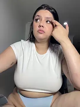 Snapshot of kimberlyhills1 chatting on 02.18.25 kimberlyhills1 online show from 02.18.25