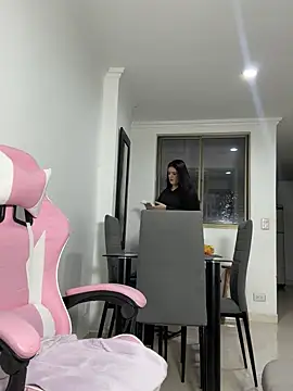 Snapshot of kimberlyhills1 chatting on 03.10.25 kimberlyhills1 online show from 03.10.25