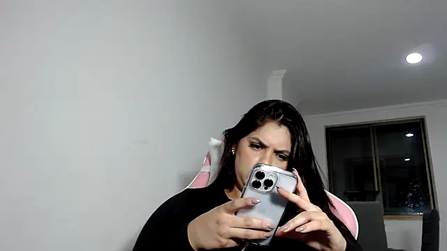 Snapshot of kimberlyhills1 chatting on 03.10.25 kimberlyhills1 online show from 03.10.25
