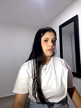 Snapshot of kimberlyhills1 chatting on 09.25.25 kimberlyhills1 online show from 09.25.25
