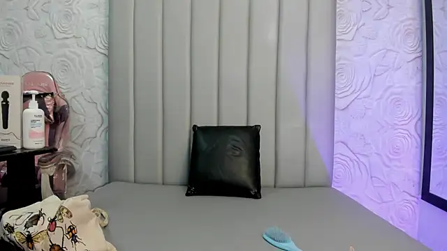 AlexaFoxy18 online show from 02.20.26