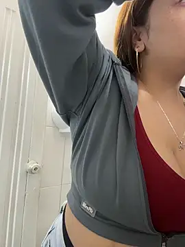 Snapshot of Tatiana_O chatting on 04.11.26 Tatiana O online show from 04.11.26