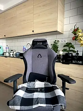 brazilianbbinuk online show from 10.28.25