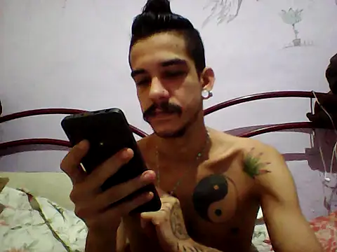 gatobranco001 online show from 03.23.25