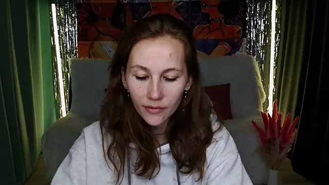 Snapshot of MichelleOrtis chatting on 02.06.25 MichelleOrtis online show from 02.06.25