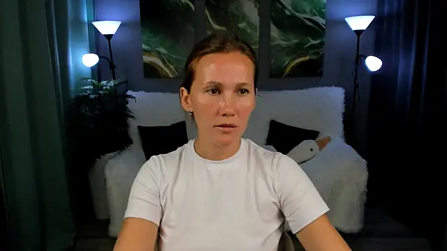 Snapshot of MichelleOrtis chatting on 09.17.25 MichelleOrtis online show from 09.17.25
