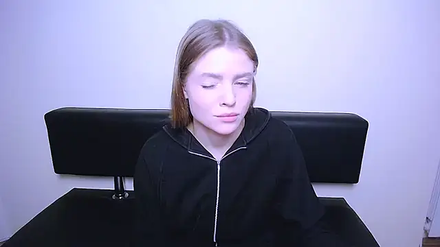 MissOliviaa  online show from 02.18.25