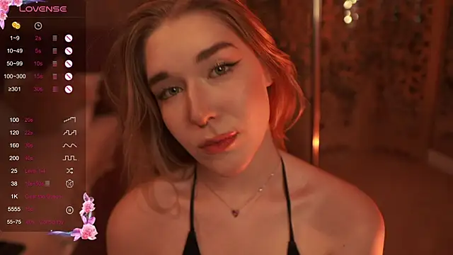 Smiley Mia online show from 09.11.25