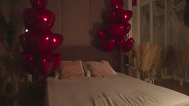 Smiley Mia online show from 02.19.26