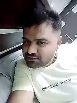 Snapshot of Happyman300 chatting on 09.28.25 Happyman300 online show from 09.28.25