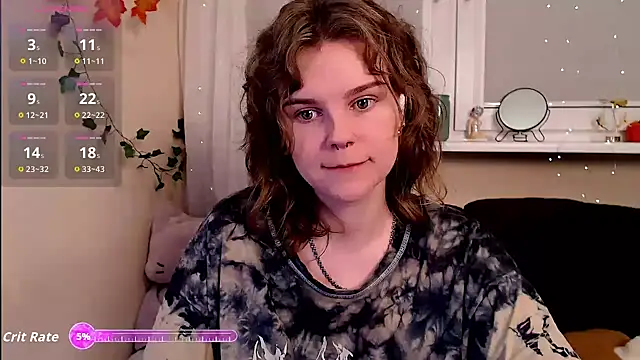 Snapshot of Moona_xx chatting on 10.27.25 Moona xx online show from 10.27.25