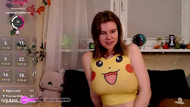 Snapshot of Moona_xx chatting on 11.12.25 Moona xx online show from 11.12.25