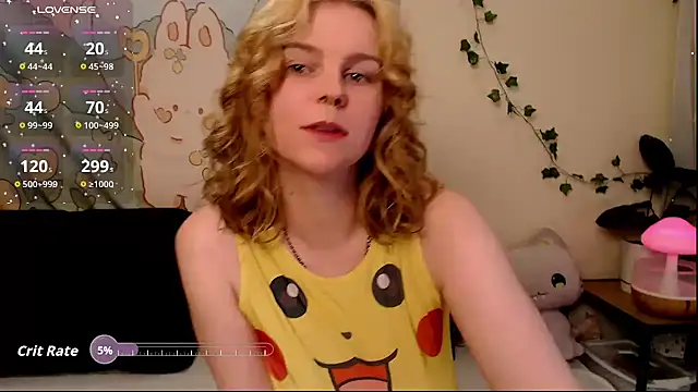 Snapshot of Moona_xx chatting on 05.12.26 Moona xx online show from 05.12.26