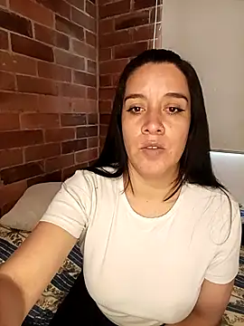Snapshot of Gabriela_squirt02 chatting on 09.29.25 Gabriela squirt02 online show from 09.29.25