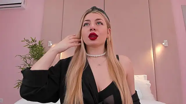 HelenaMorgan online show from 02.05.25