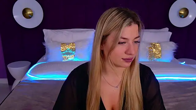 HelenaMorgan online show from 03.20.25