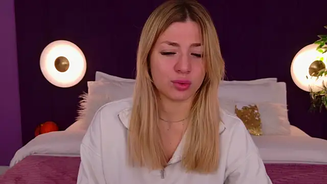 HelenaMorgan online show from 10.21.25