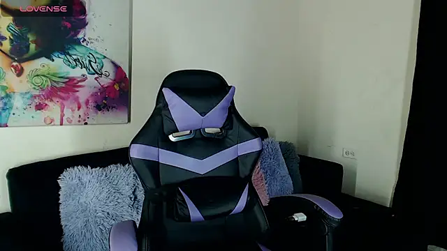Snapshot of Realbadbxtch chatting on 12.28.24 Realbadbxtch online show from 12.28.24