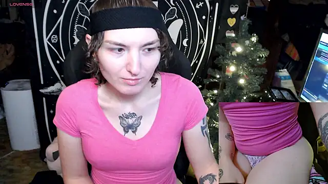 BrandiWRLD 999 online show from 01.02.25