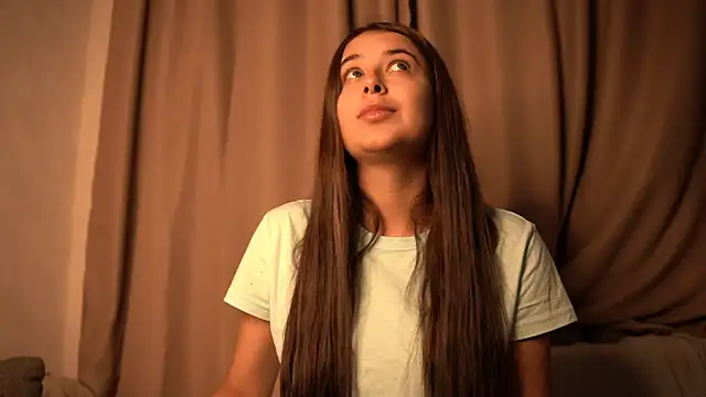 elisa moon online show from 10.05.25