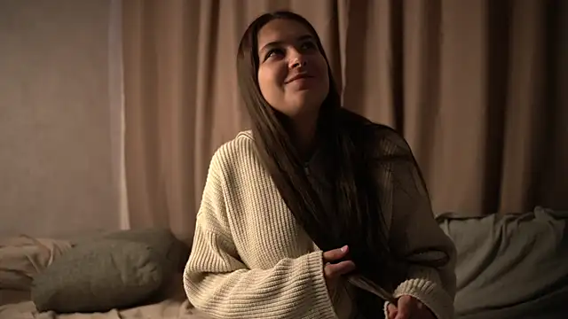 elisa moon online show from 10.17.25