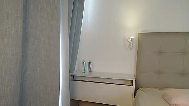 caaatalinalina online show from 01.10.25