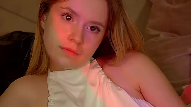 MilanaBalmain online show from 11.25.25