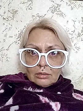 Gardener of Illusions online show from 11.18.25