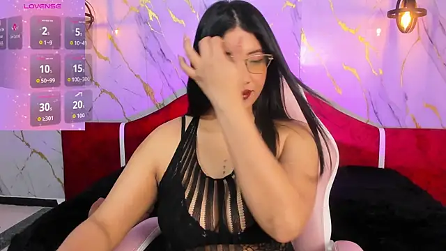 Snapshot of estrella_bigboobs14 chatting on 12.22.25 estrella bigboobs14 online show from 12.22.25