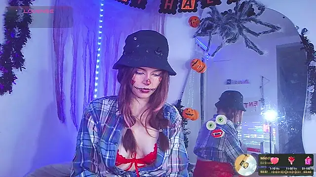 Snapshot of cherrybom969 chatting on 10.10.25 cherrybom969 online show from 10.10.25