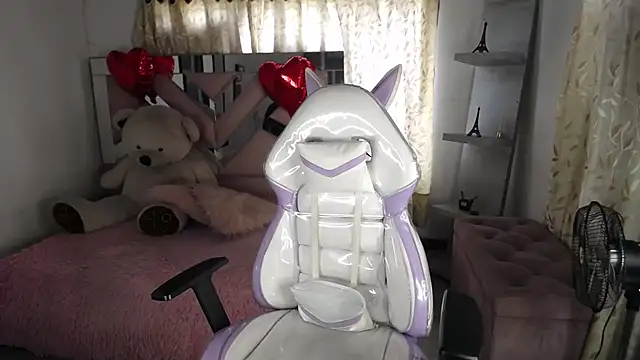 Mia Fischer online show from 02.20.25