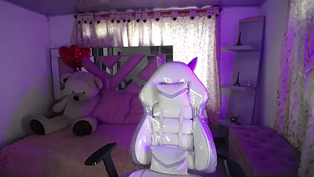 Mia Fischer online show from 02.22.25