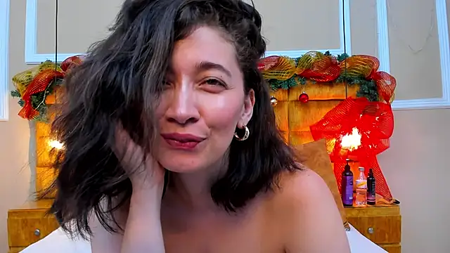 Snapshot of adarussell chatting on 01.02.25 adarussell online show from 01.02.25