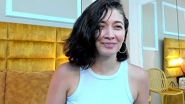 Snapshot of adarussell chatting on 03.06.25 adarussell online show from 03.06.25