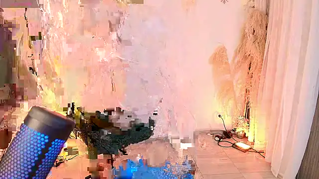 Snapshot of Ladydream1 chatting on 12.02.25 Ladydream1 online show from 12.02.25