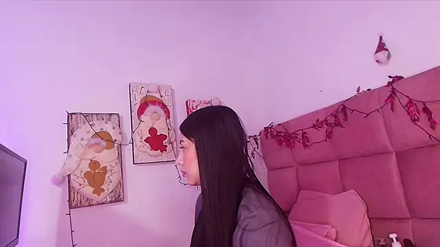 Snapshot of samantha_sw chatting on 01.04.25 samantha sw online show from 01.04.25