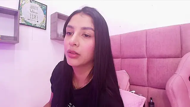 Snapshot of samantha_sw chatting on 01.10.25 samantha sw online show from 01.10.25