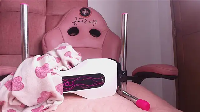 Snapshot of samantha_sw chatting on 02.14.25 samantha sw online show from 02.14.25