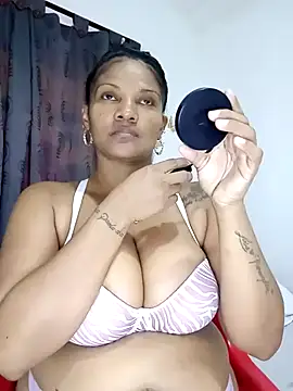 Snapshot of alejandraboobs07 chatting on 12.15.24 alejandraboobs07 online show from 12.15.24