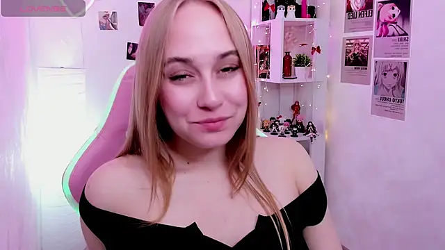 Snapshot of LianaBright chatting on 05.06.26 LianaBright online show from 05.06.26