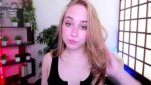 Snapshot of LianaBright chatting on 05.31.26 LianaBright online show from 05.31.26