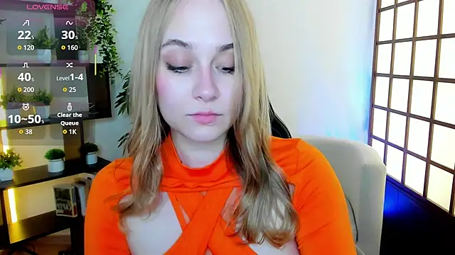Snapshot of LianaBright chatting on 06.04.26 LianaBright online show from 06.04.26