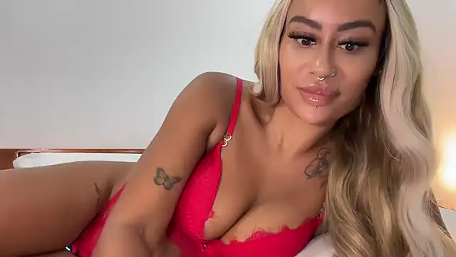 Snapshot of CoCo-Queen chatting on 10.17.25 CoCo-Queen online show from 10.17.25