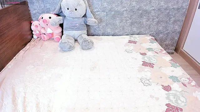  ANNACHAN  online show from 12.26.24